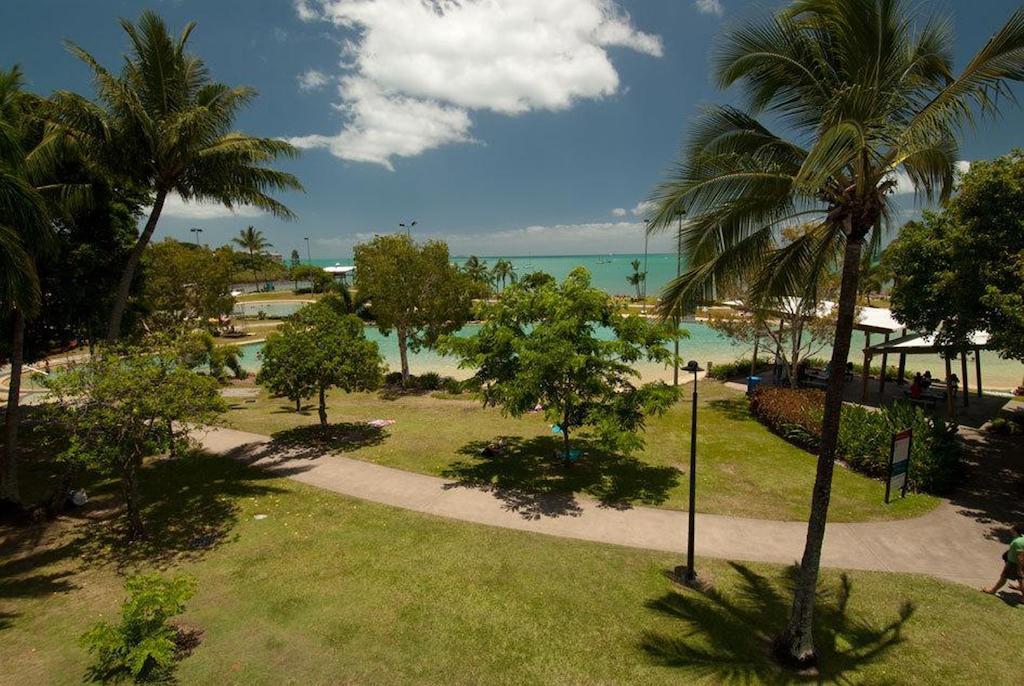 Whitsunday On The Beach Airlie Beach Eksteriør billede